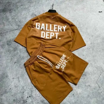 ست رنگ شتری تیشرت و شلوارک