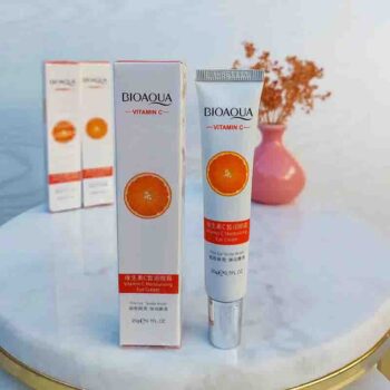 نحوه استفاده از کرم آبرسان دور چشم ویتامین سی Bioaqua برای رطوبت رسانی پوست اطراف چشم