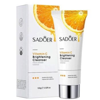 فوم صورت ویتامین C سادور مدل Brightening Cleanser 100g برای رفع آلودگی و چربی پوست