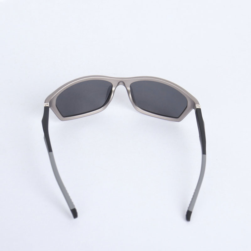 عینک مردانه ورزشی لنز دودی پرادا | کد EYN24 - Image 3