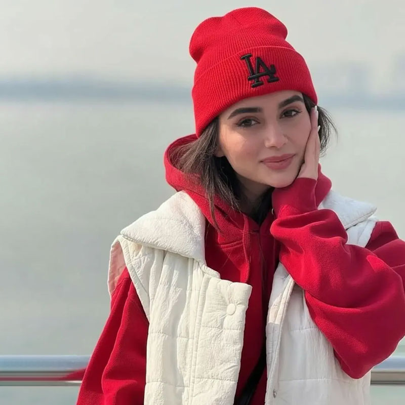 کلاه زمستانی بافتنی قرمز طرح LA | مدل اسپرت دخترانه و پسرانه - Image 5