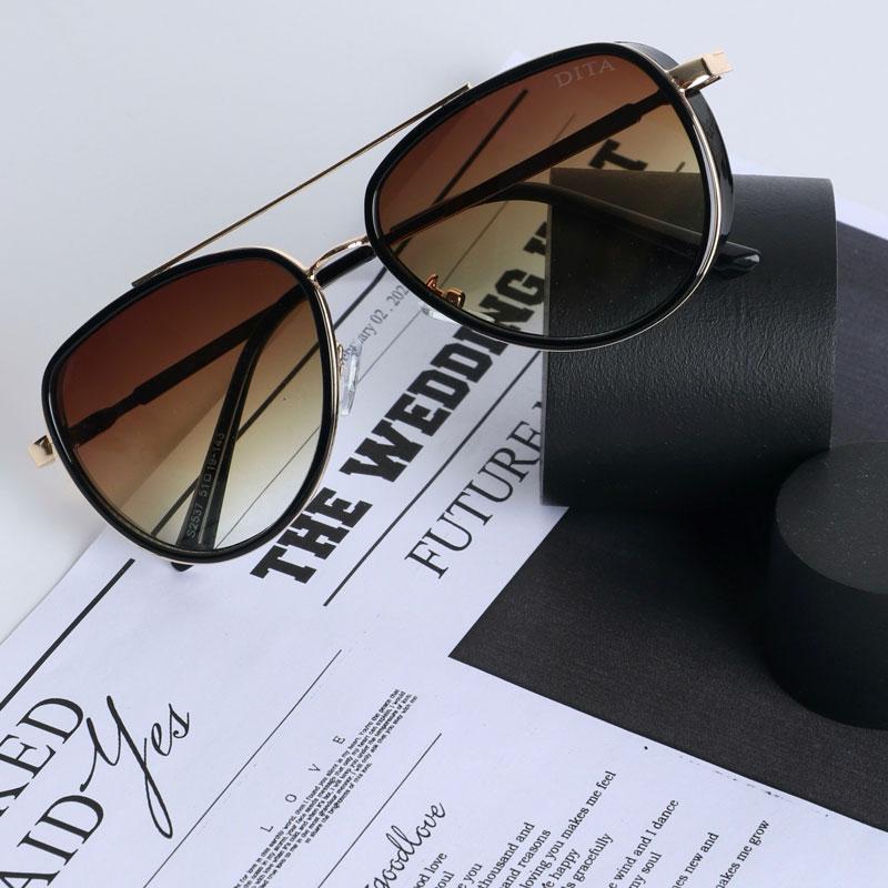 عینک آفتابی مردانه برند DITA فریم عسلی | کد EYN32 - Image 2