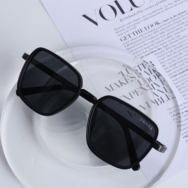 عینک آفتابی مردانه برند پرادا فریم فلزی مشکی | کد EYN27