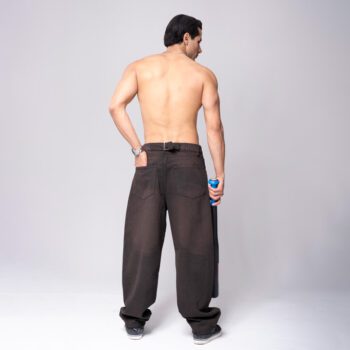 نمای پشت شلوار بالنی