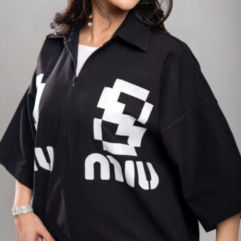 تیشرت باکسی زنانه مشکی مدل میو میو زیپدار